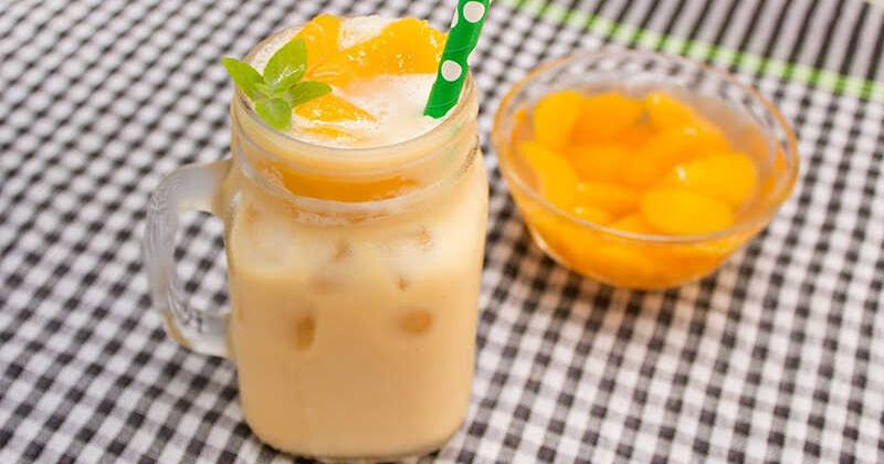 2. Trà thạch đào sữa