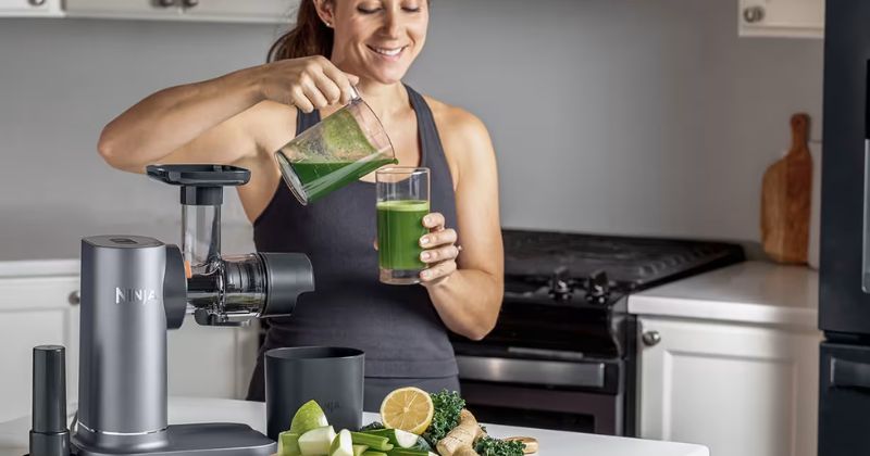 Cách sử dụng máy ép trái cây để cho ra ly nước ép ngon và an toàn